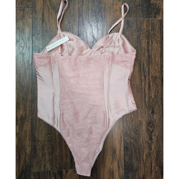 Lani The Label Victoria Bodysuit Size Large Pink New - Picture 2 of 3